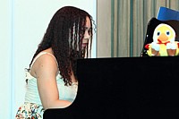 Minako joue le th�me musical des Chocobos (Final Fantasy)